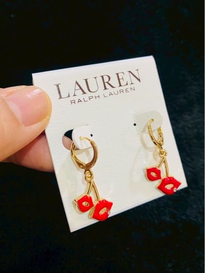 ต่างหูLauren Ralph Lauren Gold-Tone Two Red Lips Charm CZ Hoop Earrings ของแท้ สินค้า outlet  รูปที่ 2
