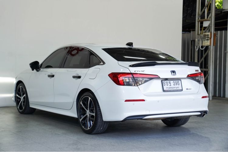 Honda Civic 2024 2.0 eHEV RS Sedan เบนซิน ไม่ติดแก๊ส เกียร์อัตโนมัติ ขาว รูปที่ 4