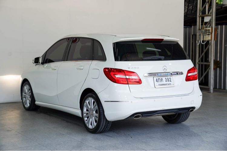 Mercedes-Benz B-Class 2013 B200 Sedan เบนซิน ไม่ติดแก๊ส เกียร์อัตโนมัติ ขาว รูปที่ 4
