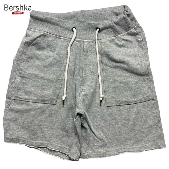 อื่นๆ อื่นๆ ไม่มีแขน Tommy Hilfiger กางเกงขาสั้น Bershka แท้ 💯 size วัดจริง เอว 28-34 ยาว 18 ปลายขากว้าง 11 นิ้ว สภาพใหม่มาก ยางแน่น ทรงสวย เนื้อผ้าดีมาก หายากน่าสะสมครับ