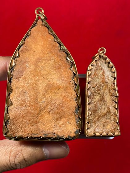 🔥ร้านแนะนำดีเยี่ยม (ปล่อยคู่) พระขุนแผน กรุวัดบ้านกร่าง พิมพ์นิยมทรงพลใหญ่ จ. สุพรรณบุรี  และพระยอดขุนพล ปางมารวิชัยประทับนั่งบนฐานบัว รูปที่ 2