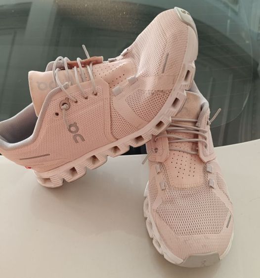 ชมพู ผ้าใบ อื่นๆ รองเท้าผ้าใบ UK 7 | EU 40 2/3 | US 8.5 ขายถูก On Clould 5 Shell white size 40-255cm สภาพดี ตามการใช้งาน ของแท้ 