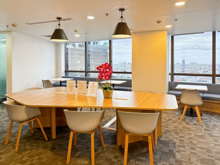 Regus Chartered Square Office Space แบบส่วนตัวสำหรับ 2 คน ที่ Regus Chartered Square รูปที่ 4
