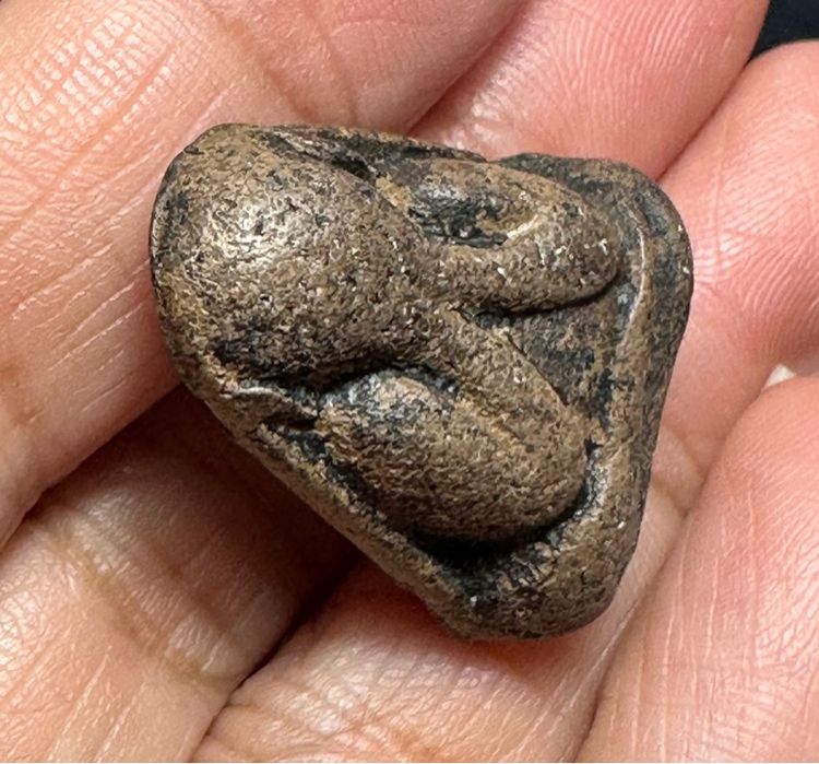 🙏พระปิดตาหลังแบบ ไม่ทราบที่ รูปที่ 7