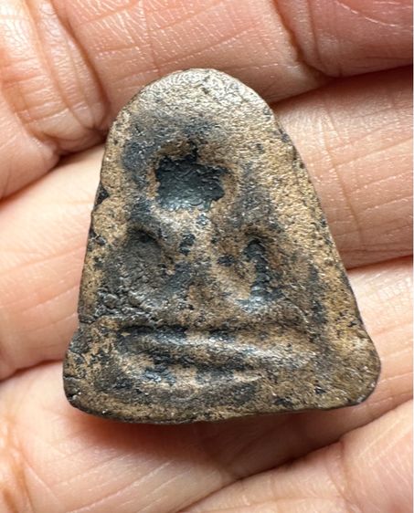 🙏พระปิดตาหลังแบบ ไม่ทราบที่ รูปที่ 6