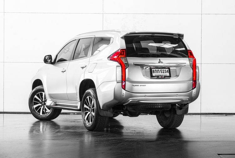 Mitsubishi Pajero Sport 2015 2.4  GT Premium Elite Edition  2WD Utility-car ดีเซล ไม่ติดแก๊ส เกียร์อัตโนมัติ เทา รูปที่ 4