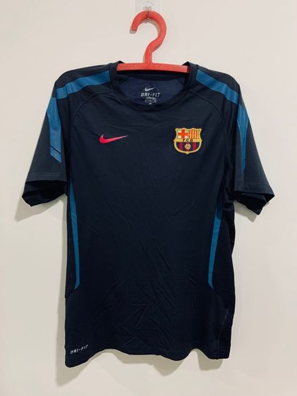 อื่นๆ อื่นๆ แขนสั้น อื่นๆ อื่นๆ เสื้อยืดกีฬา NIKE FCB แท้ 💯 size S ขนาด อก 21 ยาว 27.5 นิ้ว สภาพดี ดีเทลสวย เนื้อผ้าดีมากนิ่มใส่สบาย หายากน่าสะสม