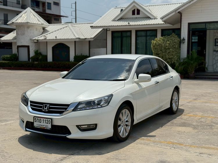 รถ Honda Accord 2.0 EL NAVI สี ขาว