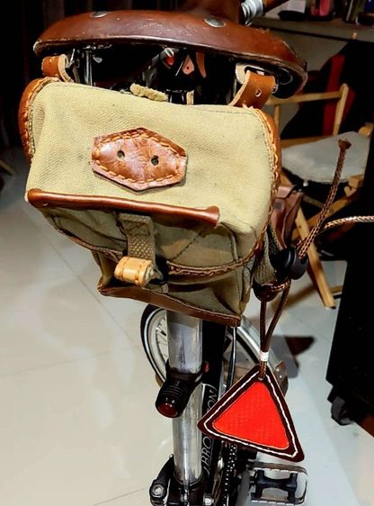 ทับทิมห้อยท้ายจักรยาน