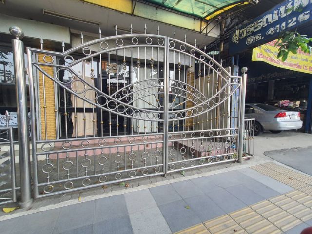อื่นๆ ประตูสแตนเลสเกรด 304 แท้(สินค้าตัวโชว์)