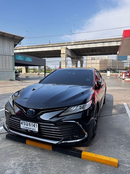 รถ Toyota Camry 2.5 HEV Premium สี ดำ