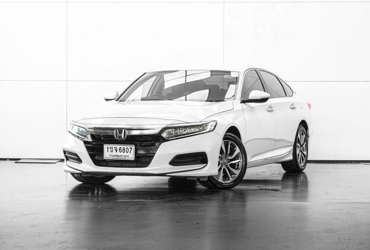 รถ Honda Accord 1.5 Turbo EL สี ขาว