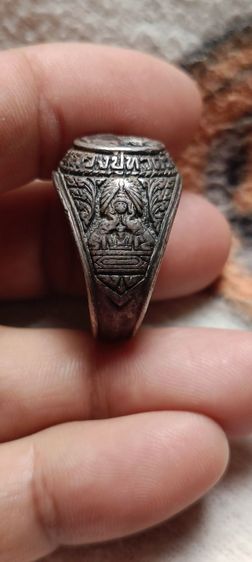 แหวนหลวงปู่ทวดวัดช้างให้เนื้อเงินปี 2524 มีจาร รูปที่ 2