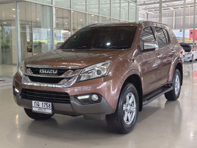 รถ Isuzu MU-X 3.0 สี น้ำตาล