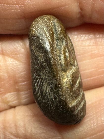 พระปิดตาเนื้อเนื้อผงคลุกรัก ขนาดเล็ก ไม่ทราบที่ รูปที่ 5