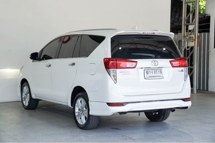 Toyota Innova 2017 2.8 Crysta Premium Van ดีเซล ไม่ติดแก๊ส เกียร์อัตโนมัติ ขาว รูปที่ 3