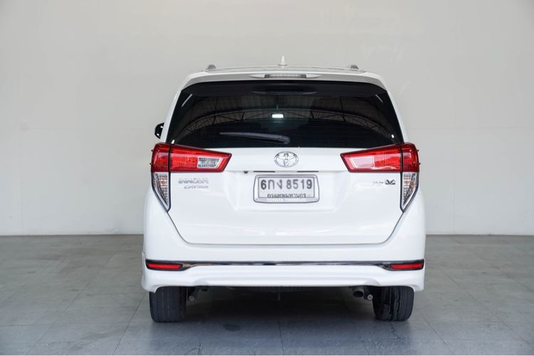 Toyota Innova 2017 2.8 Crysta Premium Van ดีเซล ไม่ติดแก๊ส เกียร์อัตโนมัติ ขาว รูปที่ 2