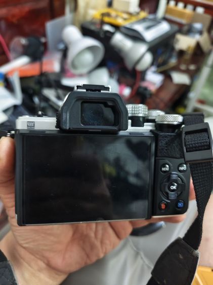 ขายกล้อง olymous OM-D E-M10II สภาพดีชัตเตอร์ ไม่เกิน 3000 รูปที่ 2