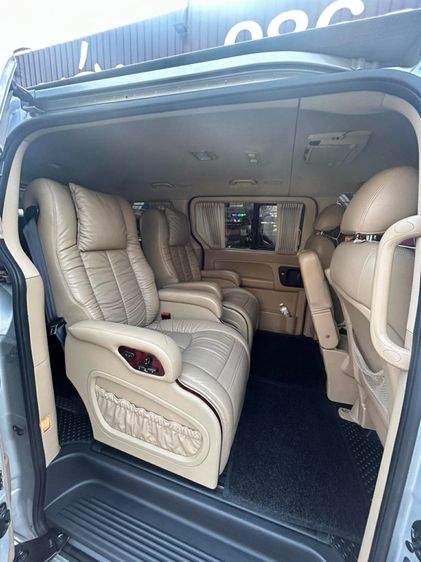 Hyundai H-1 2009 2.5 Deluxe Utility-car ดีเซล ไม่ติดแก๊ส เกียร์อัตโนมัติ เทา รูปที่ 2