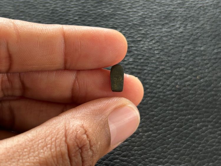 พระปกใบมะขามปู่ศุขเนื้อชิน รูปที่ 4