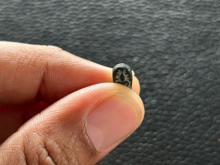 พระปกใบมะขามปู่ศุขเนื้อชิน รูปที่ 5