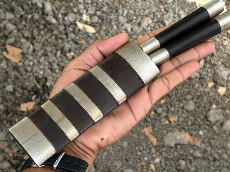 เครื่องรางหลวงพ่อบุญมีใบคู่