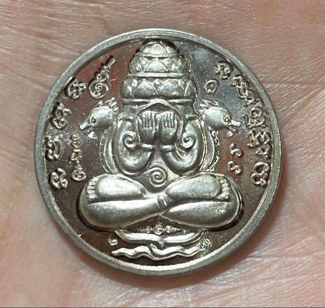 จำนวน2เหรียญพระปิดตาพังพระกาฬ ปี49จำนวน2เหรียฐ