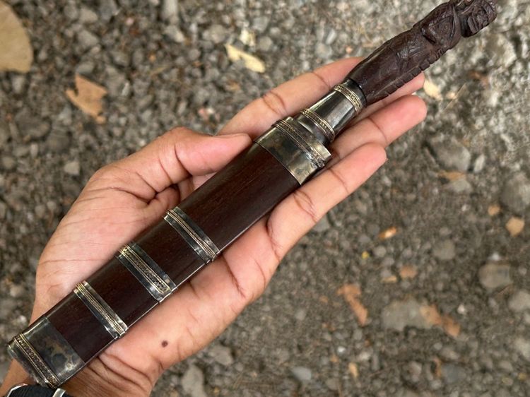 เครื่องรางหลวงพ่อกวยลายหนุมานเชิญธง