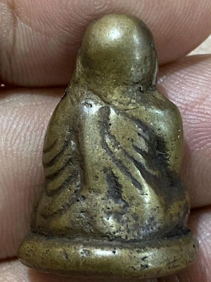 รูปหล่อหลวงพ่อเงินพิมพ์ขี้ตาเก่าๆ รูปที่ 2