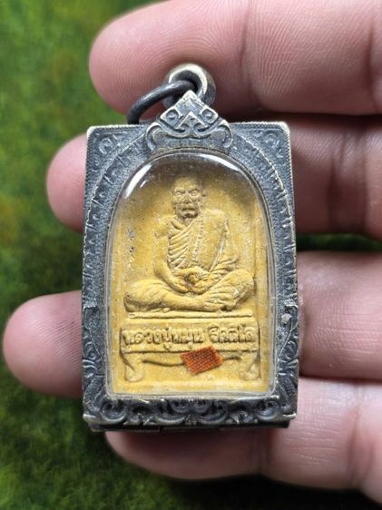 พระผงหลวงปู่หมุนเก่าๆ