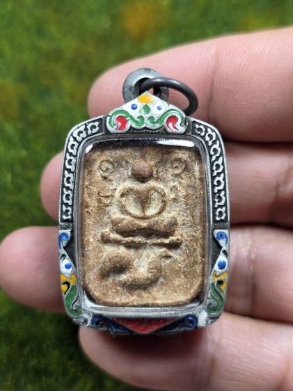 พระหลวงพ่อปานขี่ไก่เนื้อดิน