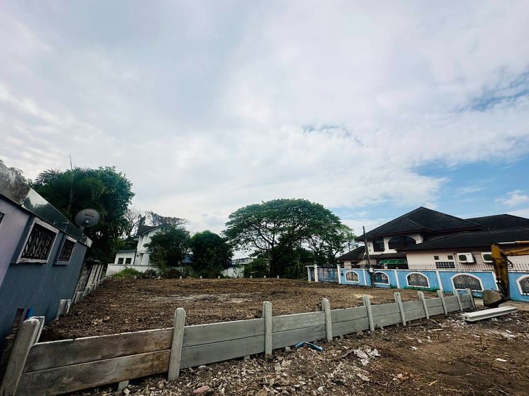 ขายที่ดินเปล่า ถมเเล้ว ทำเลดี มีนบุรี ร่มเกล้า ซ.6 ใกล้แหล่งชุมชน เหมาะสำหรับลงทุน อยู่อาศัย