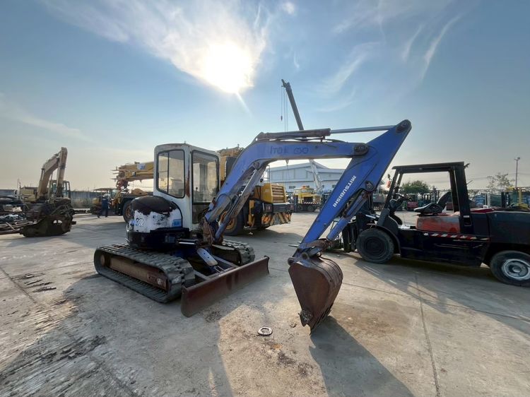 MITSUBISHI MM40CR รถขุด 4 ตัน