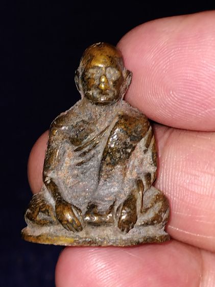 รูปหล่อโบราณ พระวิเชียรโมลี ศรีวชิรปราการ คณาภิรักษ์ สังฆปาโมกข์​ (ปลั่ง พฺรหฺมโชโต) รุ่นแรก เนื้อทองเหลือง ปี 2484 วัดพระบรมธาตุ ต.นครชุม อ รูปที่ 3