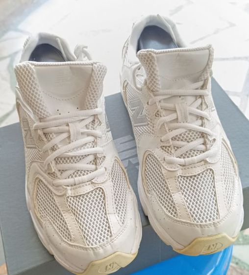 ขายถูก New Balance MR530FW1 สีครีม นิยม สวยมาก size 42.5-270cm  ของแท้ รูปที่ 3
