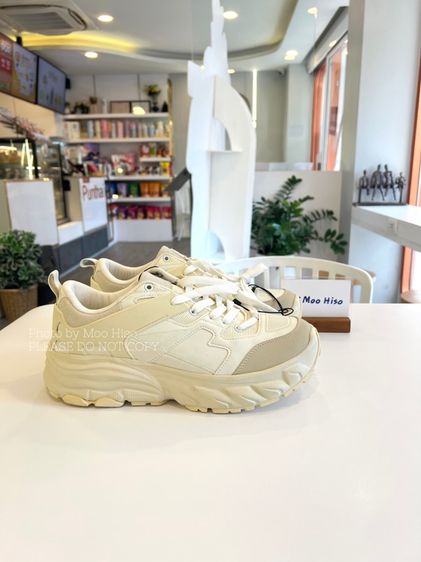 รองเท้าผ้าใบ Zara size 43