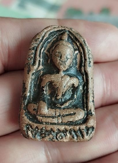 พระพุทธเนื้อดินเก่า