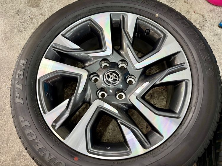 ล้อแม็ก TOYOTA LEGENDER ขอบ 20” ถอดป้ายแดง ยาง DUNLOP 265-50R20 ปี 25 สีเส้นตุ่มหน้ายางยังอยู่ครบ รูปที่ 8