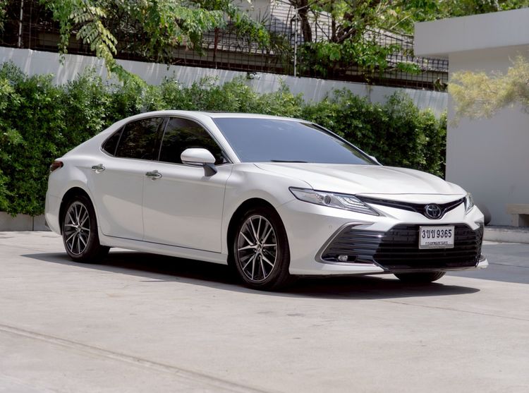 รถ Toyota Camry 2.5 Premium สี ขาว
