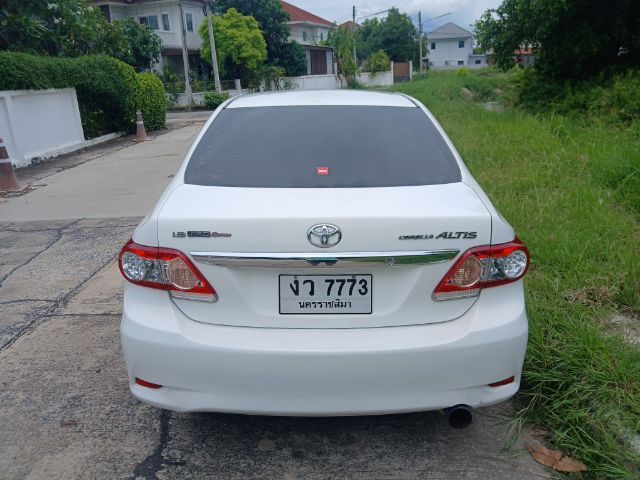 Toyota Altis 2011 1.8 E Sedan เบนซิน LPG เกียร์อัตโนมัติ ขาว รูปที่ 3