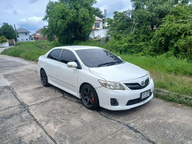 รถ Toyota Altis 1.8 E สี ขาว
