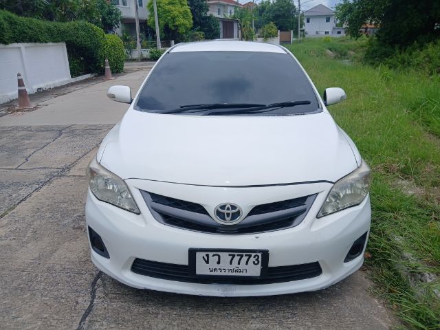 Toyota Altis 2011 1.8 E Sedan เบนซิน LPG เกียร์อัตโนมัติ ขาว รูปที่ 2