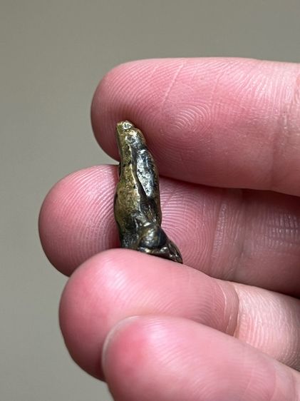 พระหล่อเก่า รูปที่ 4