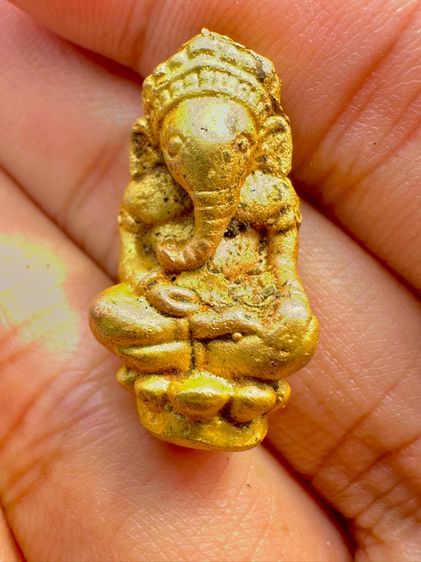 พระพิฆเนศนั่งบัว กรุวัดมหาธาตุลพบุรี แก่ทองโบราน มีคราบกรุ เดิมๆ