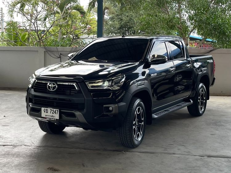 รถ Toyota Hilux Revo Double Cab 2.4 Mid Prerunner สี ดำ