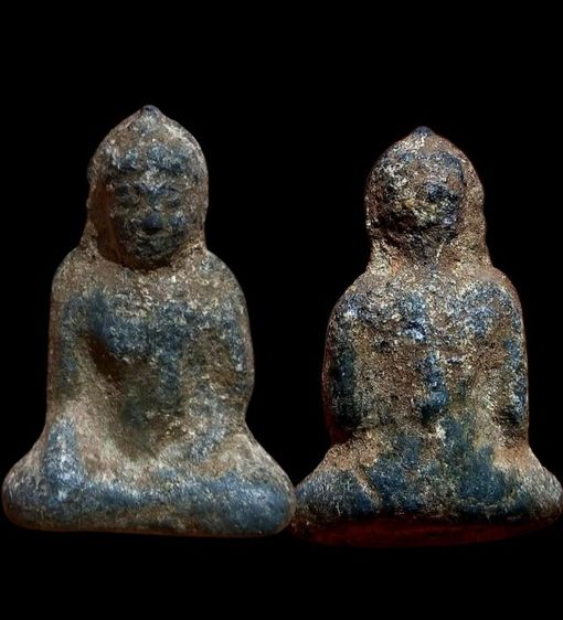 พระร่วงนั่ง เนื้อชินเขียว เก่ามาก 