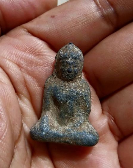 พระร่วงนั่ง เนื้อชินเขียว เก่ามาก  รูปที่ 4