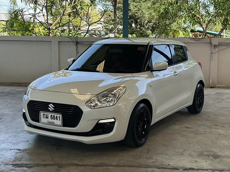 รถ Suzuki Swift 1.2 GL สี ขาว