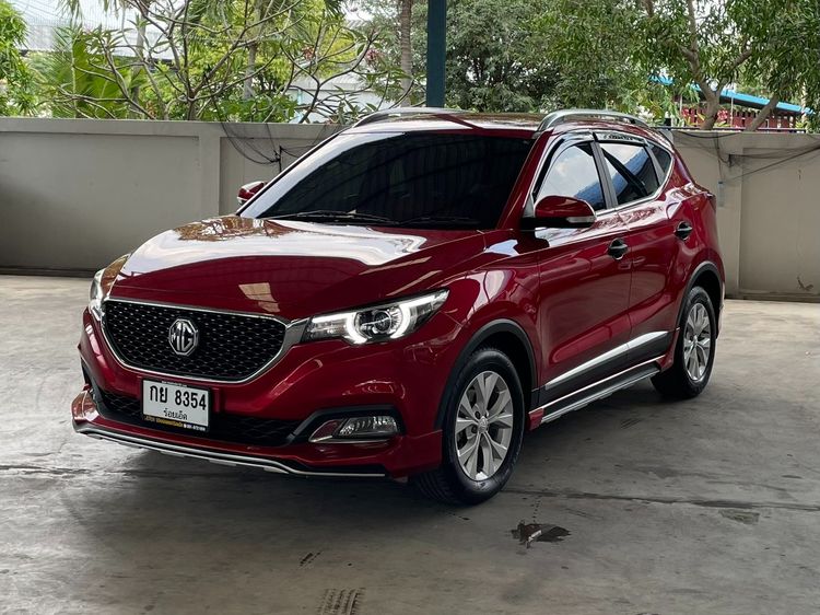 รถ MG ZS 1.5 D สี แดง