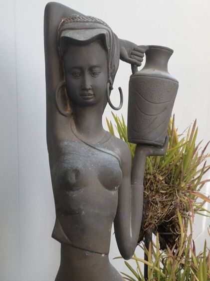 สาวงามทองเหลือง